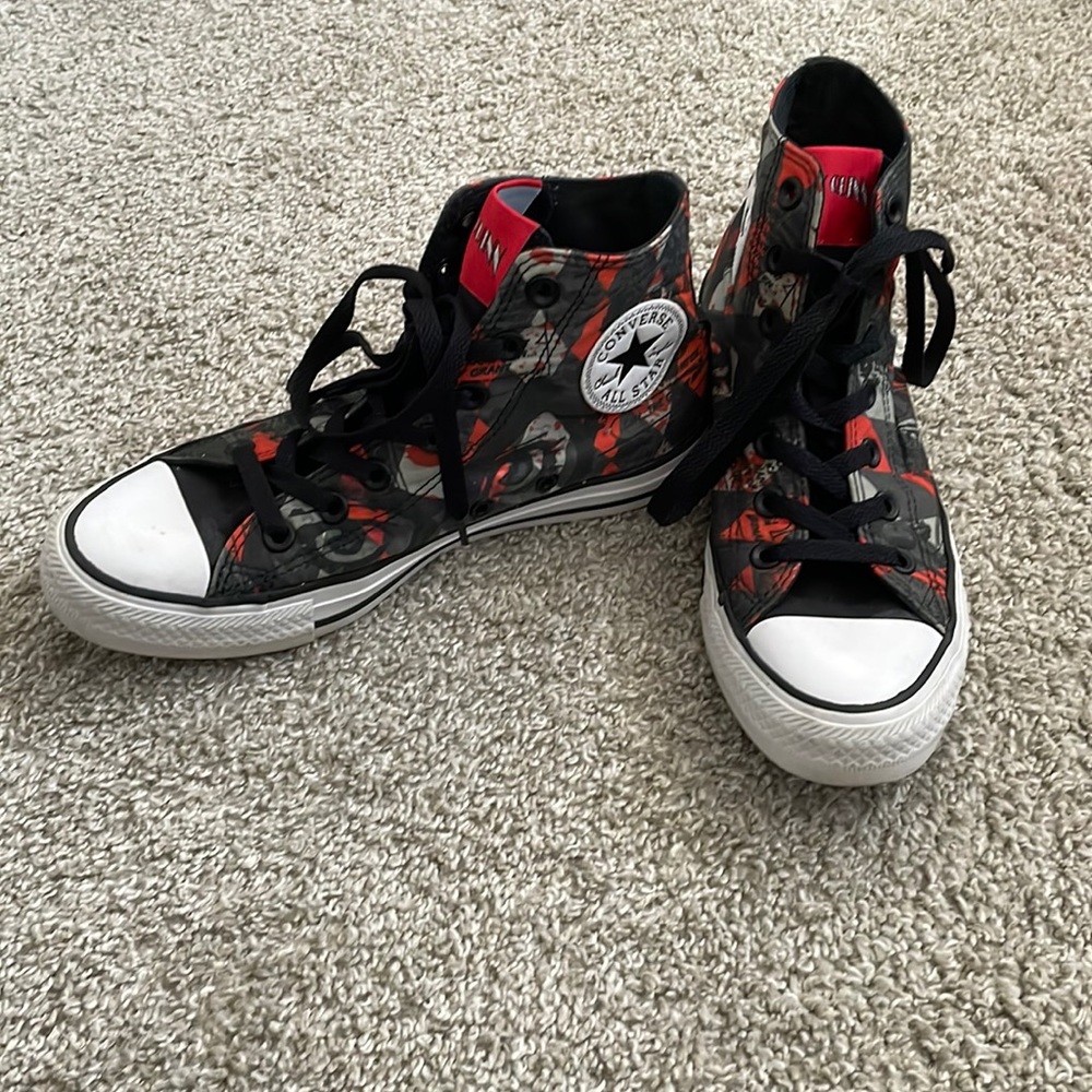 Harley Quinn converse size 7